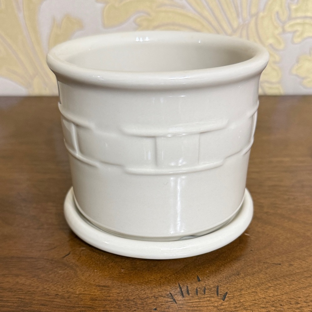 Longaberger pottery ivory crock with lid.